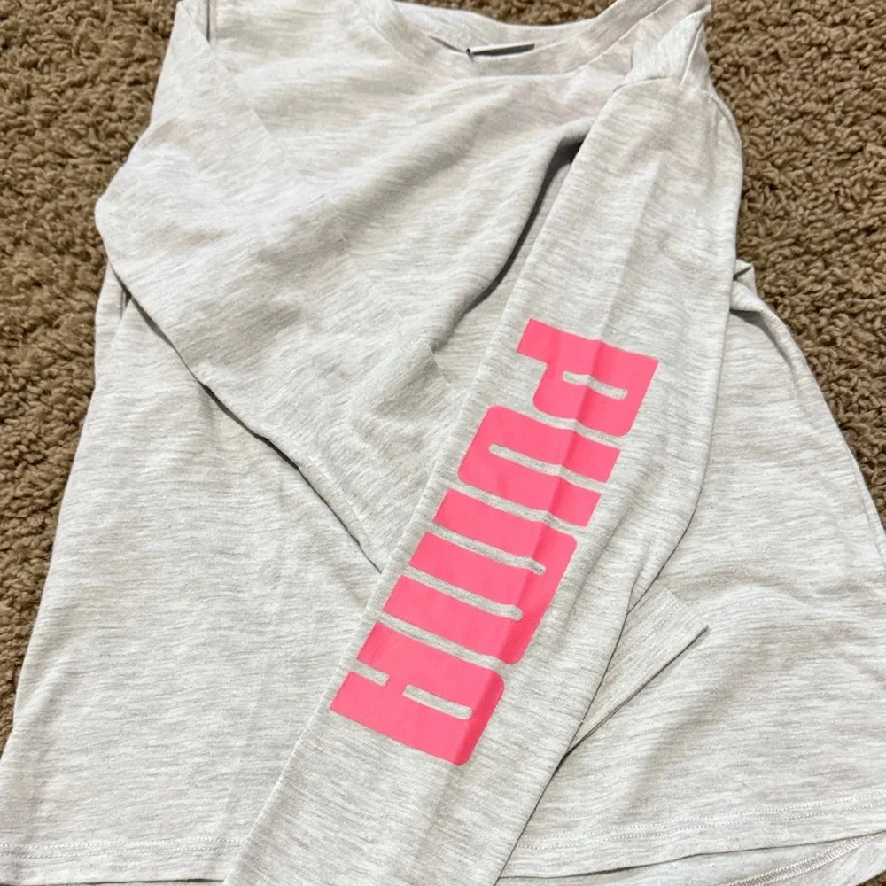 Puma Kids Long Sleeve Tee in Light Gray and Pink - Picture 3 of 4